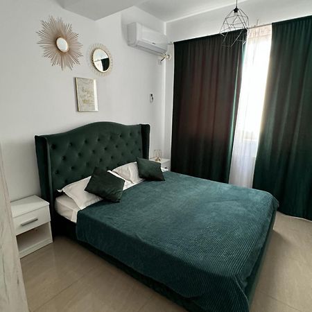 Royal Reed Apartments 那沃达利 外观 照片